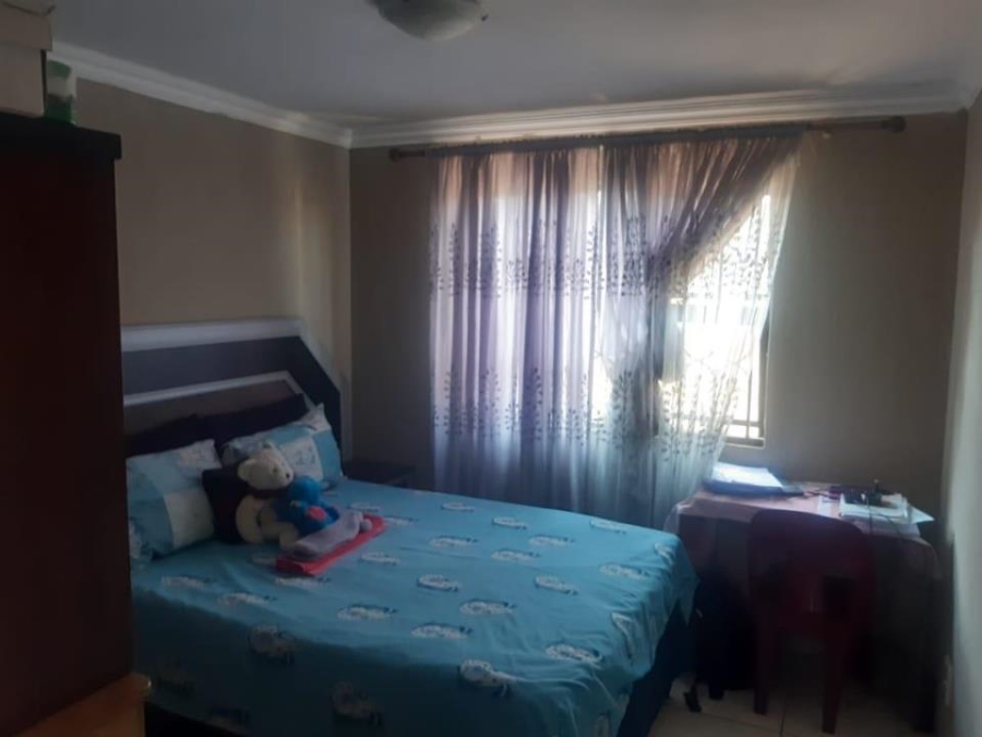 5 Bedroom Property for Sale in Olievenhoutbosch Gauteng