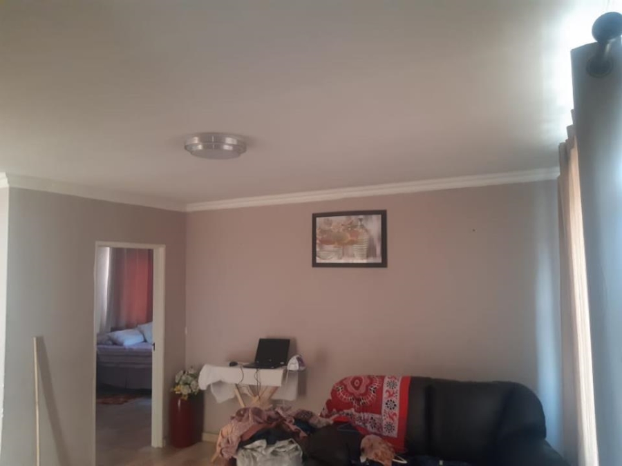 5 Bedroom Property for Sale in Olievenhoutbosch Gauteng