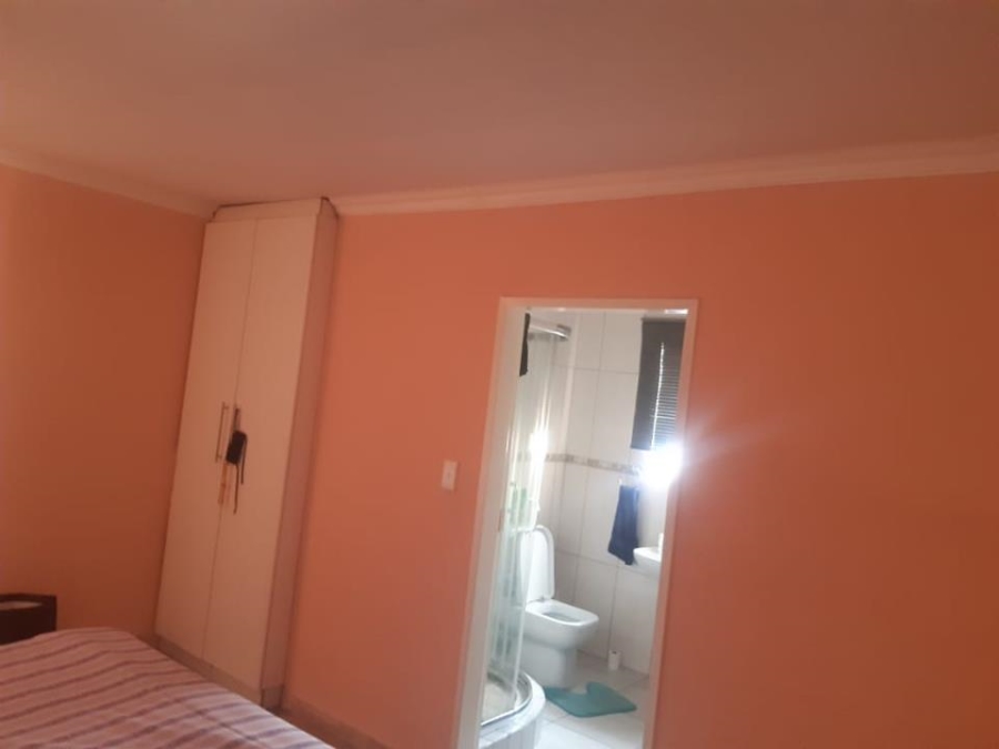 5 Bedroom Property for Sale in Olievenhoutbosch Gauteng