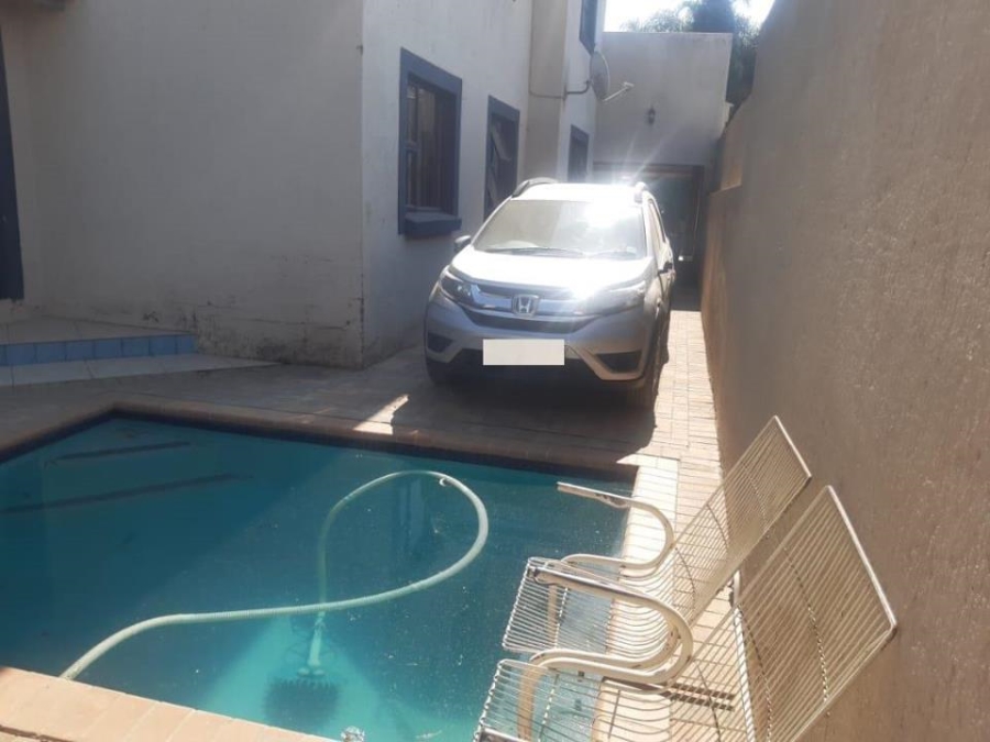 5 Bedroom Property for Sale in Olievenhoutbosch Gauteng