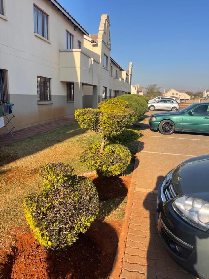 2 Bedroom Property for Sale in Hesteapark Gauteng