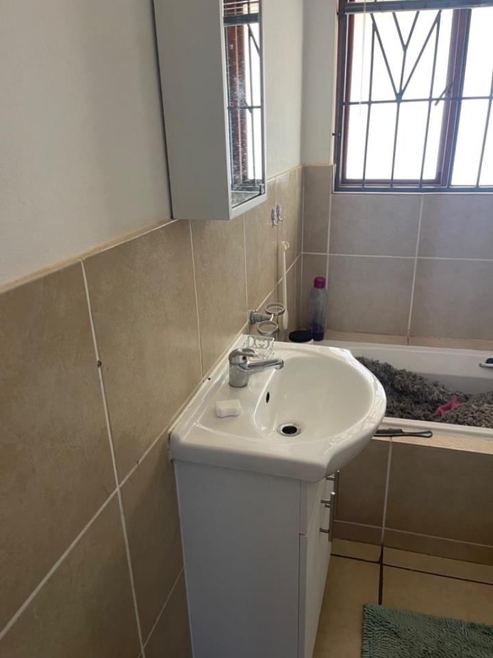 2 Bedroom Property for Sale in Hesteapark Gauteng