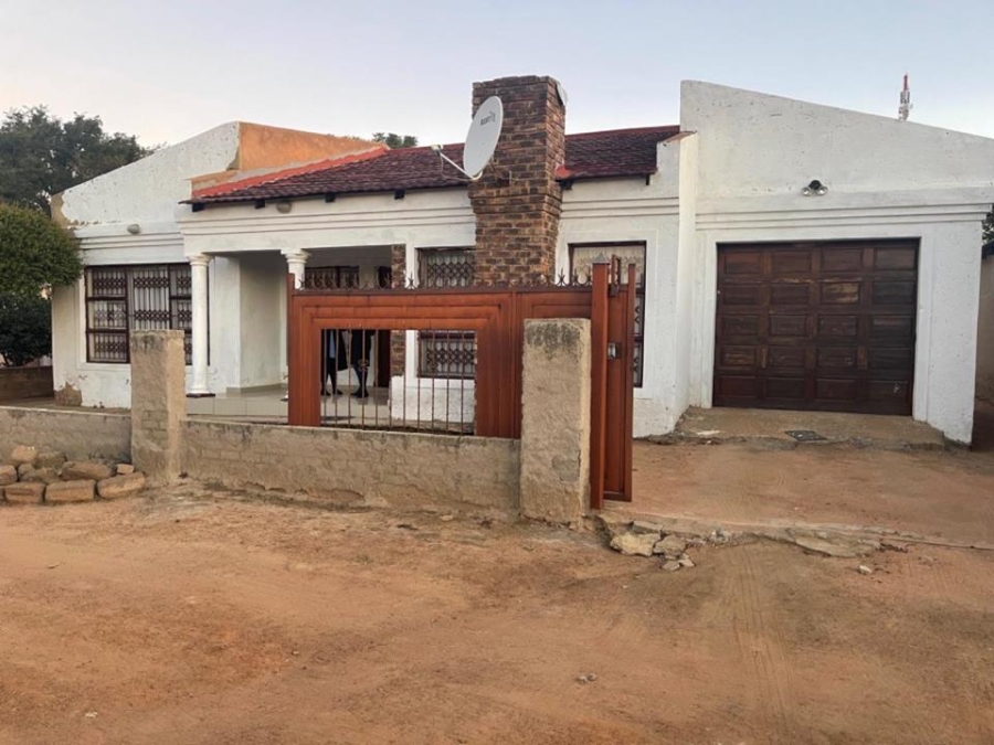 4 Bedroom Property for Sale in Soshanguve W Gauteng