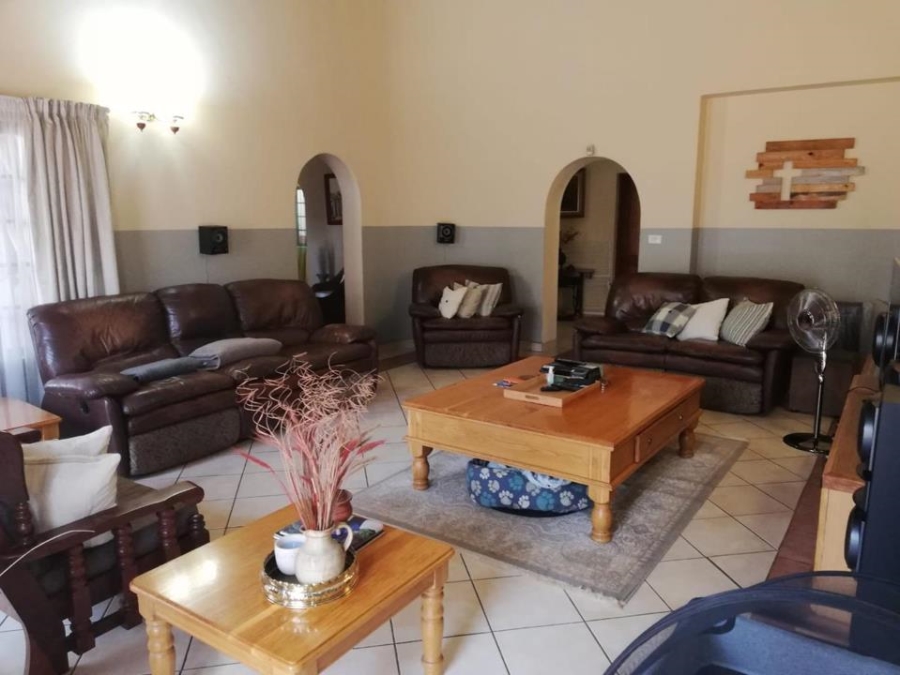 5 Bedroom Property for Sale in Chantelle Gauteng