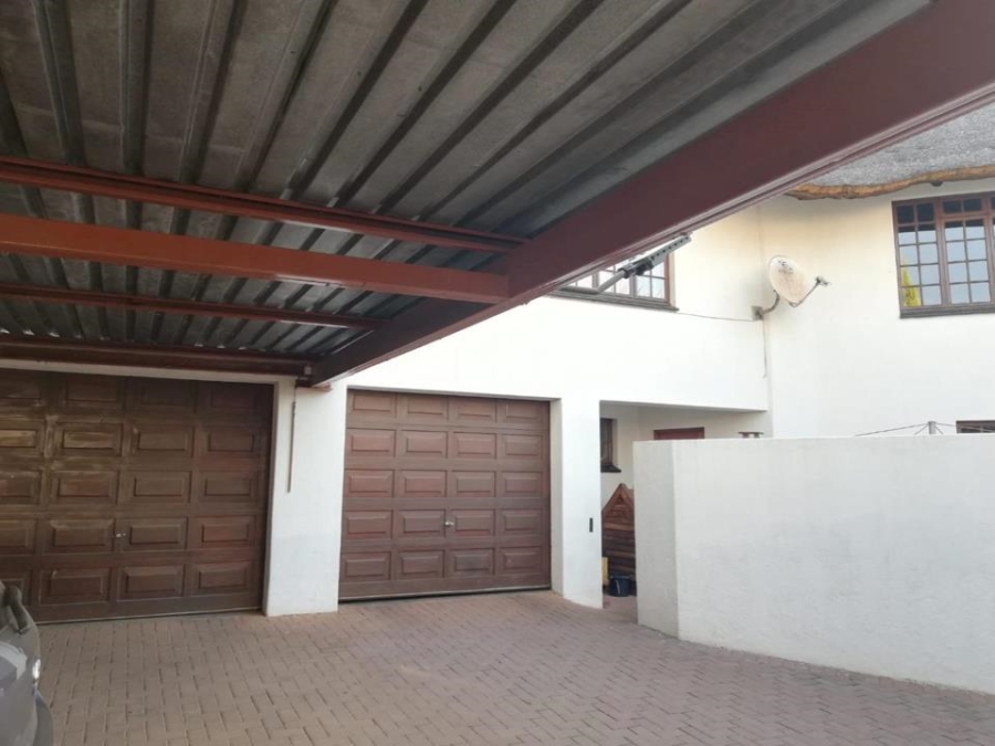 5 Bedroom Property for Sale in Chantelle Gauteng