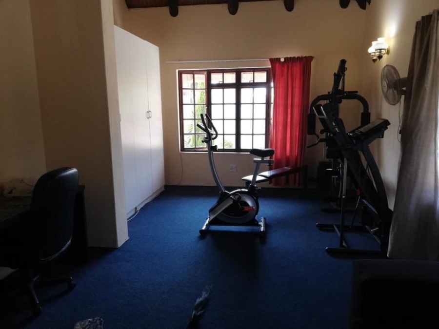 5 Bedroom Property for Sale in Chantelle Gauteng