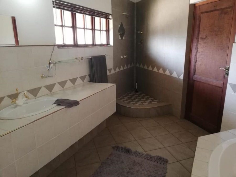 5 Bedroom Property for Sale in Chantelle Gauteng