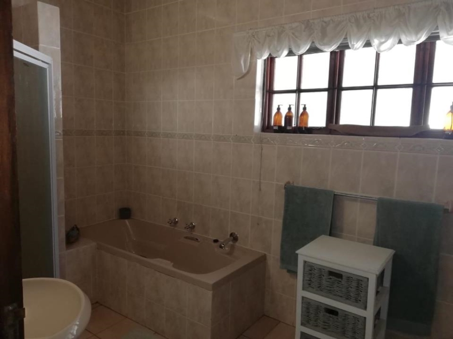 5 Bedroom Property for Sale in Chantelle Gauteng