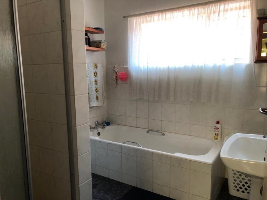 3 Bedroom Property for Sale in Kwaggasrand Gauteng