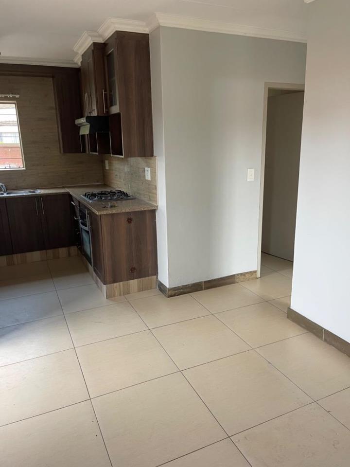 2 Bedroom Property for Sale in Andeon Gauteng