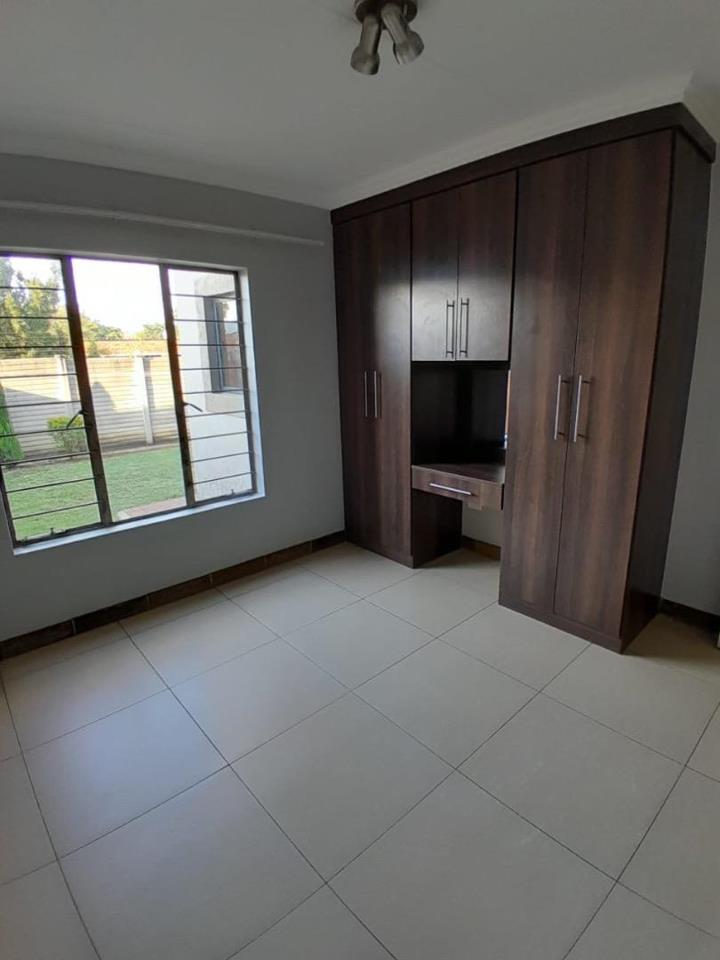 2 Bedroom Property for Sale in Andeon Gauteng