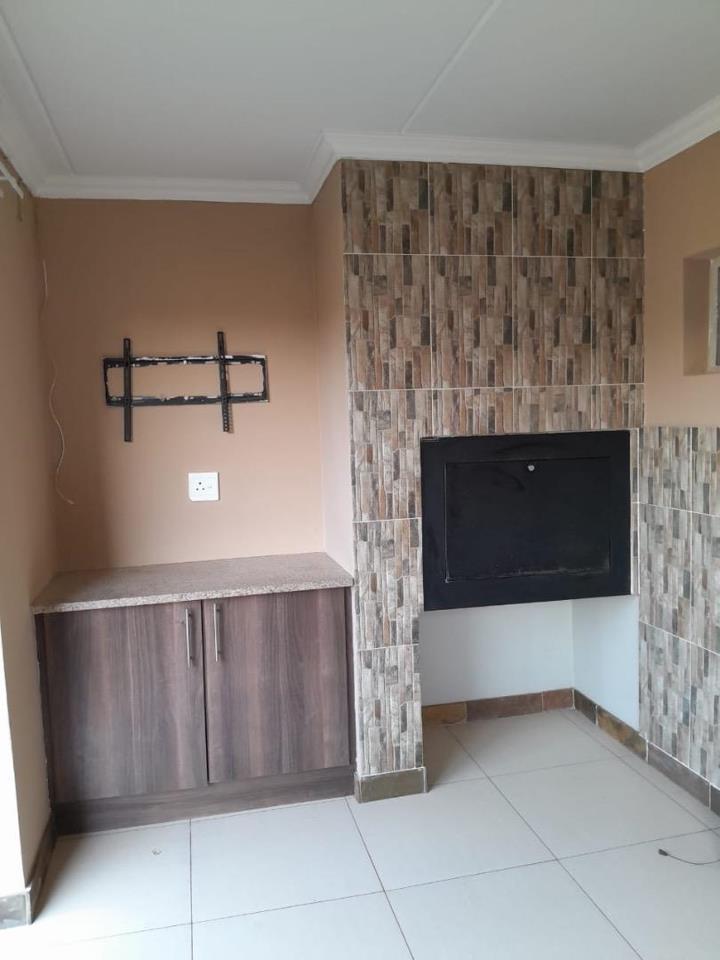 2 Bedroom Property for Sale in Andeon Gauteng