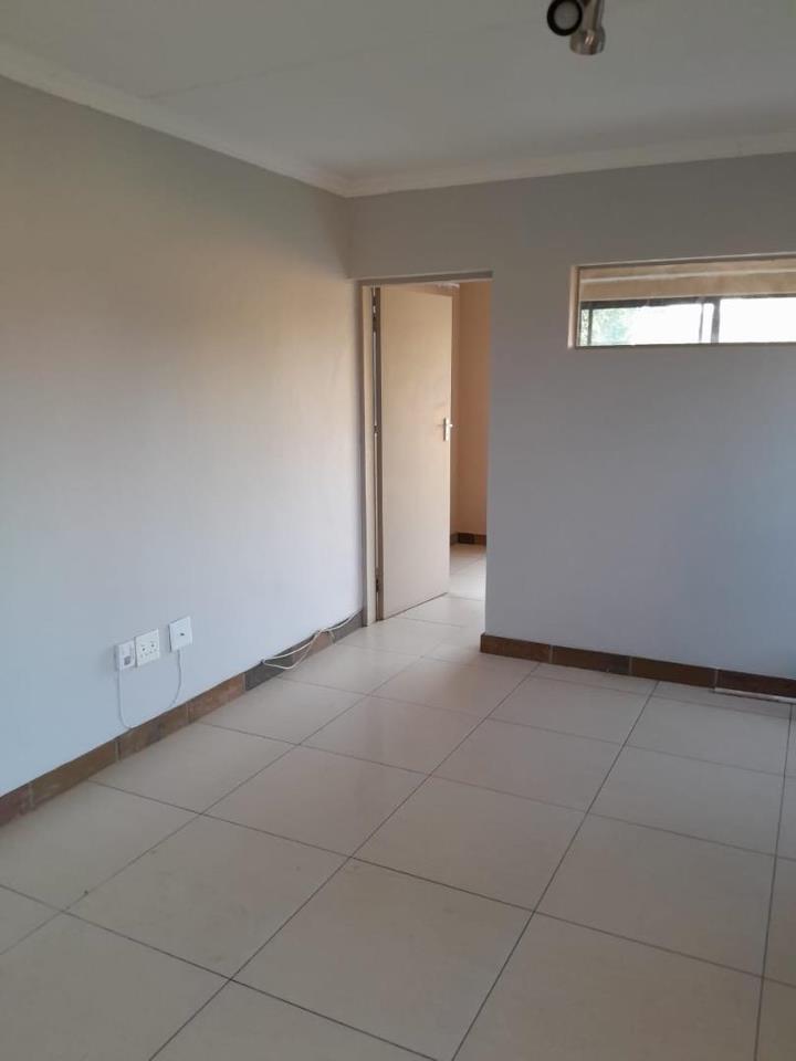 2 Bedroom Property for Sale in Andeon Gauteng