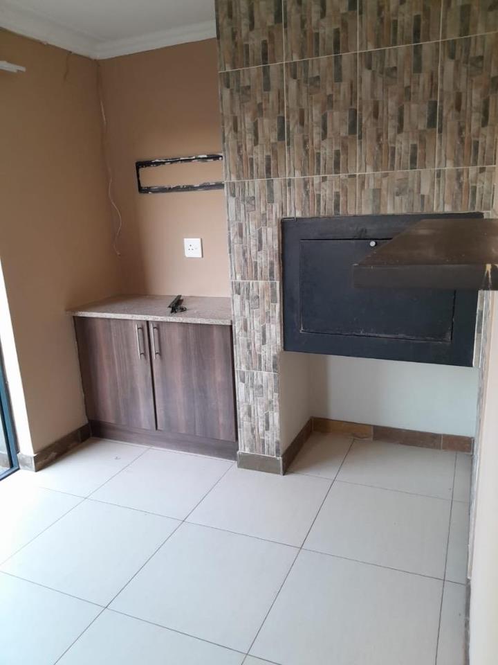 2 Bedroom Property for Sale in Andeon Gauteng