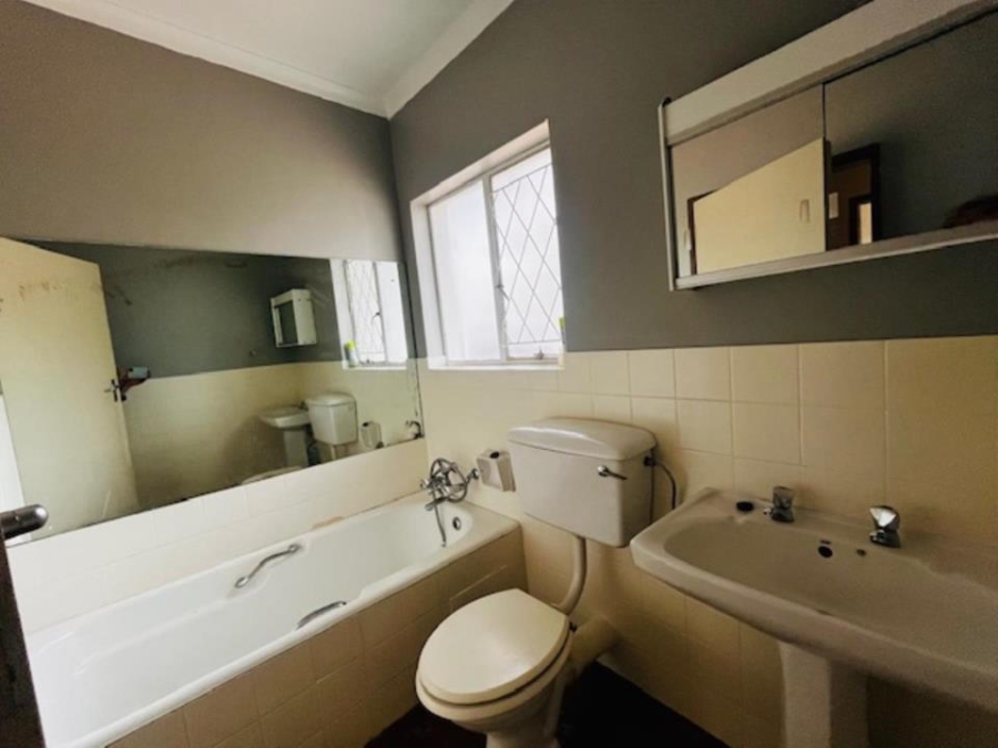 4 Bedroom Property for Sale in Florauna Gauteng