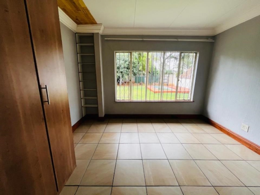 4 Bedroom Property for Sale in Florauna Gauteng