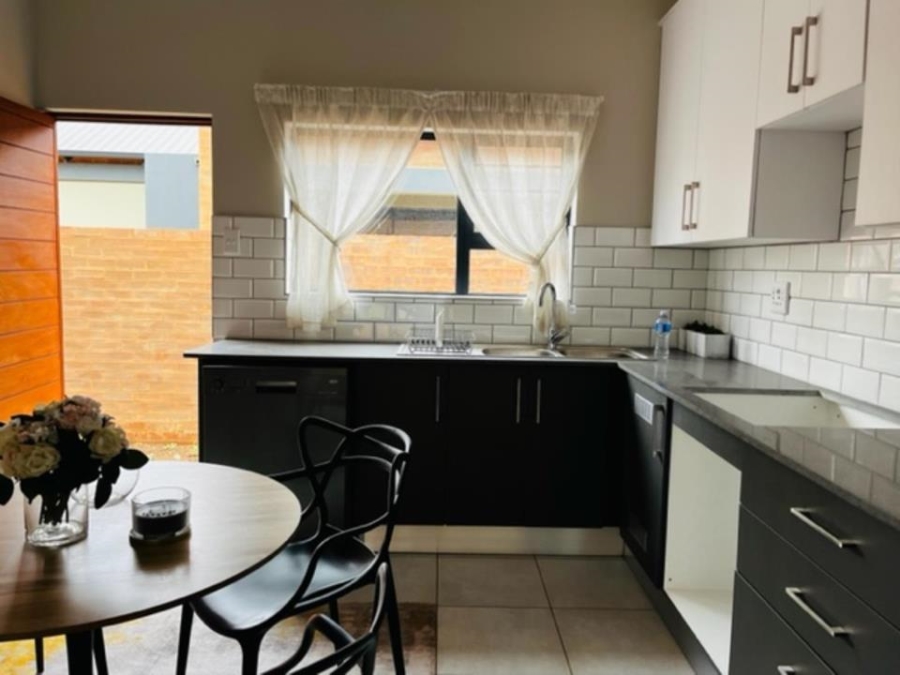 3 Bedroom Property for Sale in Annlin Gauteng