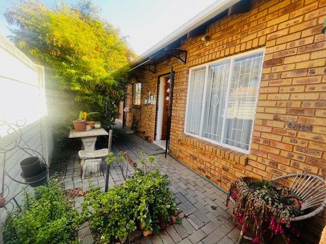 2 Bedroom Property for Sale in Ninapark Gauteng