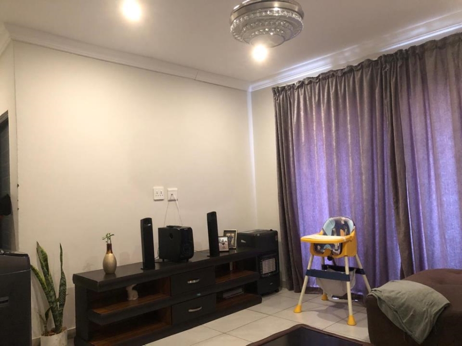 2 Bedroom Property for Sale in Pretoria North Gauteng