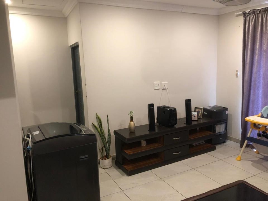 2 Bedroom Property for Sale in Pretoria North Gauteng