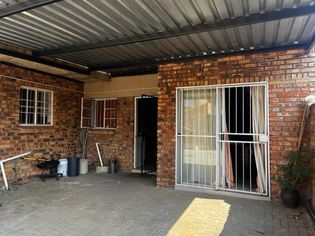 1 Bedroom Property for Sale in Pretoria North Gauteng