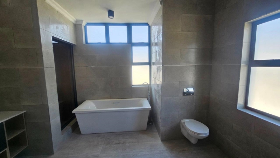 5 Bedroom Property for Sale in Six Fountains Residential Estate Gauteng