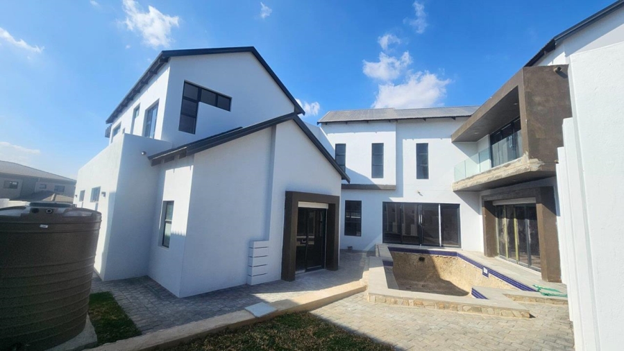 5 Bedroom Property for Sale in Six Fountains Residential Estate Gauteng