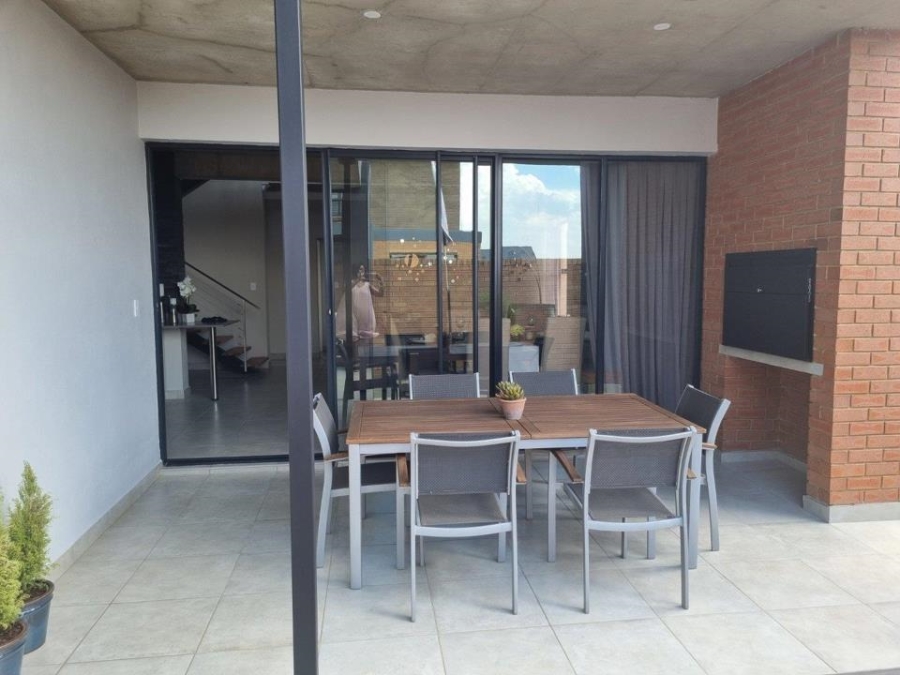 3 Bedroom Property for Sale in Six Fountains Residential Estate Gauteng