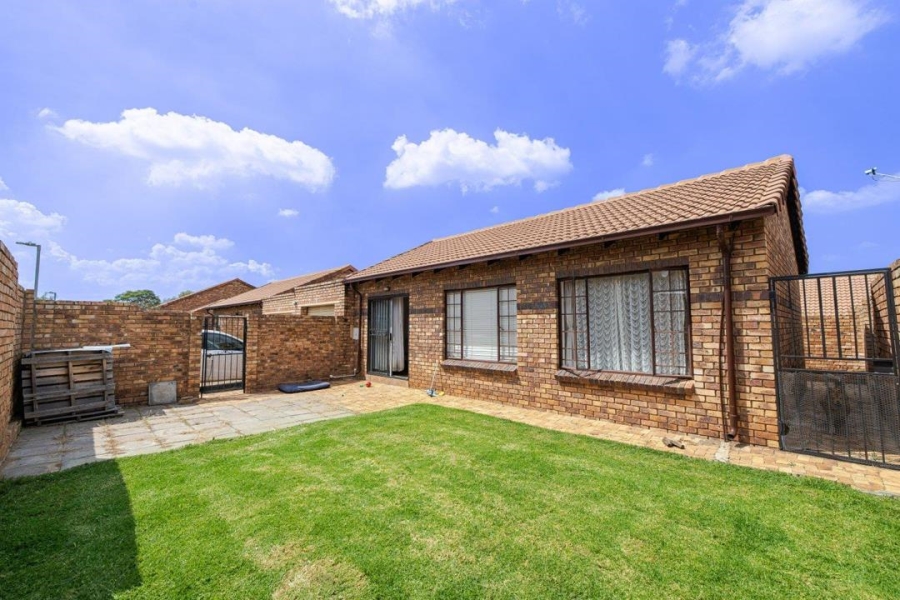 2 Bedroom Property for Sale in Halfway Gardens Gauteng