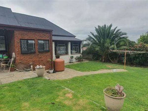 5 Bedroom Property for Sale in Alberante Gauteng