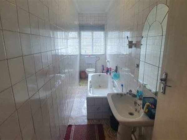 5 Bedroom Property for Sale in Alberante Gauteng