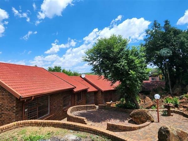 3 Bedroom Property for Sale in Mulbarton Gauteng