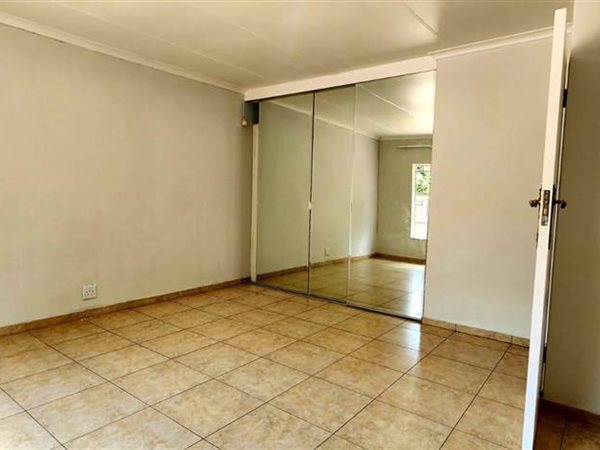 3 Bedroom Property for Sale in Mulbarton Gauteng