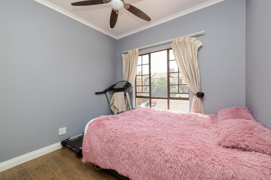 2 Bedroom Property for Sale in Noordwyk Gauteng