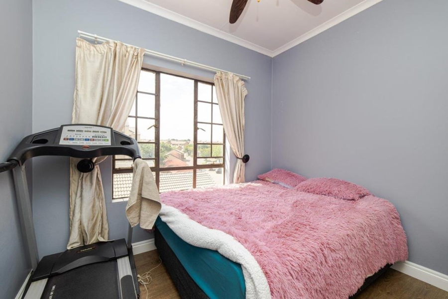 2 Bedroom Property for Sale in Noordwyk Gauteng