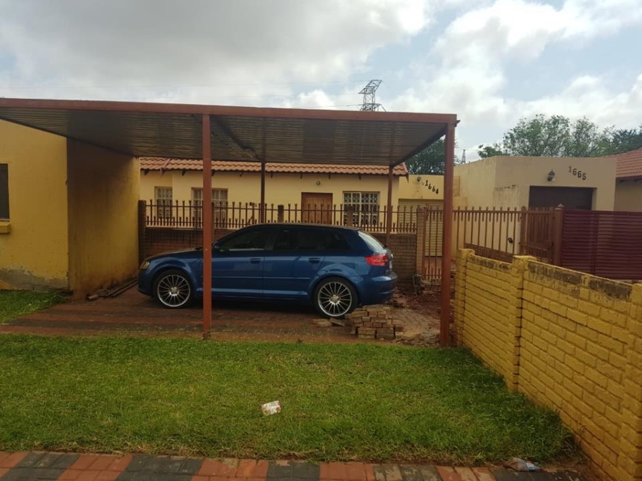 2 Bedroom Property for Sale in Chantelle Gauteng