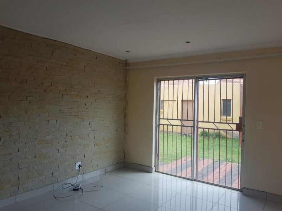 2 Bedroom Property for Sale in Chantelle Gauteng