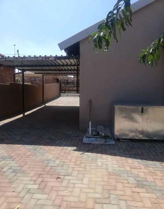 2 Bedroom Property for Sale in Soshanguve East Gauteng