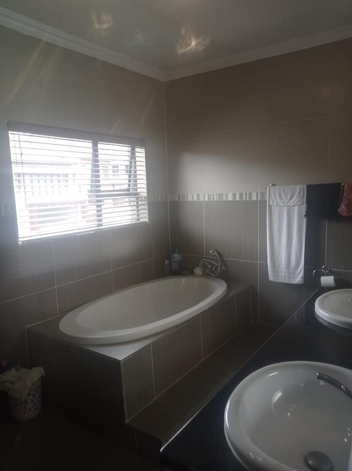 3 Bedroom Property for Sale in Amandasig Gauteng