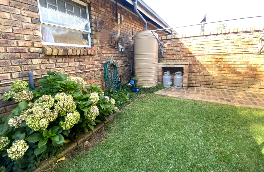 3 Bedroom Property for Sale in Elarduspark Ext 3 Gauteng