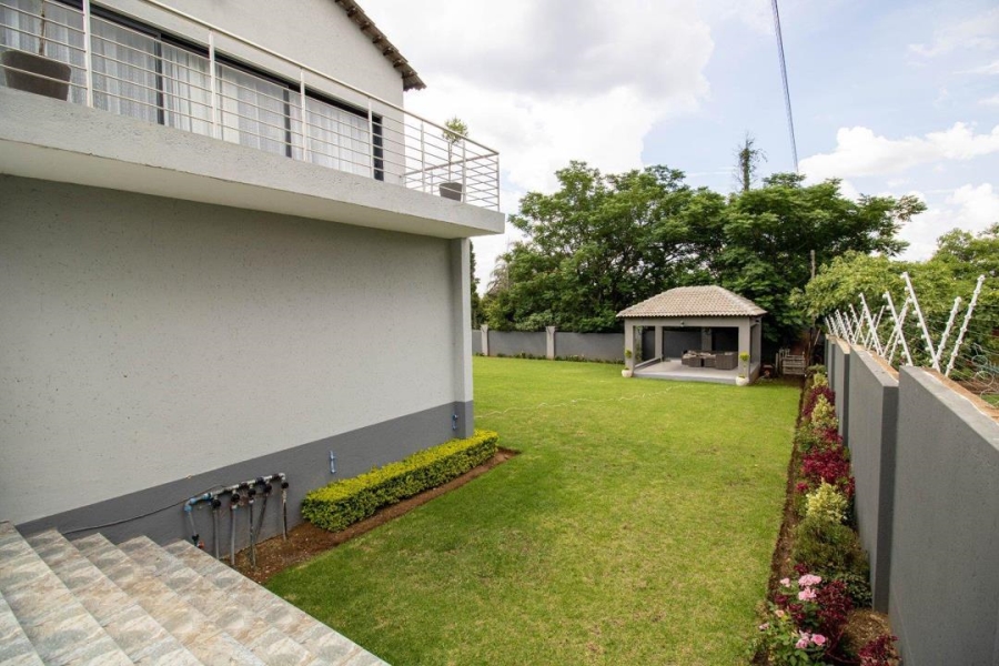 5 Bedroom Property for Sale in Ruimsig Gauteng