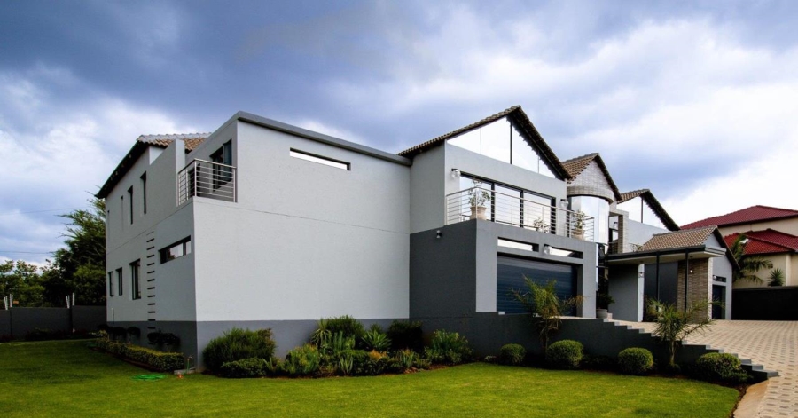 5 Bedroom Property for Sale in Ruimsig Gauteng