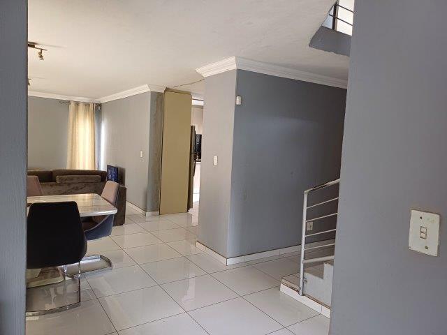 4 Bedroom Property for Sale in Wierda Park Gauteng