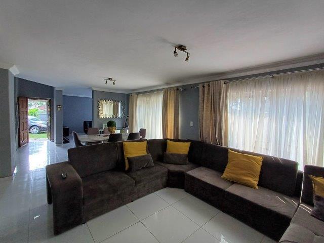 4 Bedroom Property for Sale in Wierda Park Gauteng