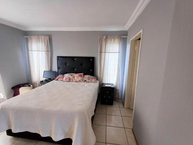 4 Bedroom Property for Sale in Wierda Park Gauteng