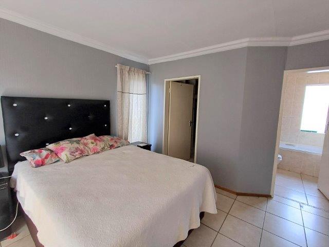 4 Bedroom Property for Sale in Wierda Park Gauteng