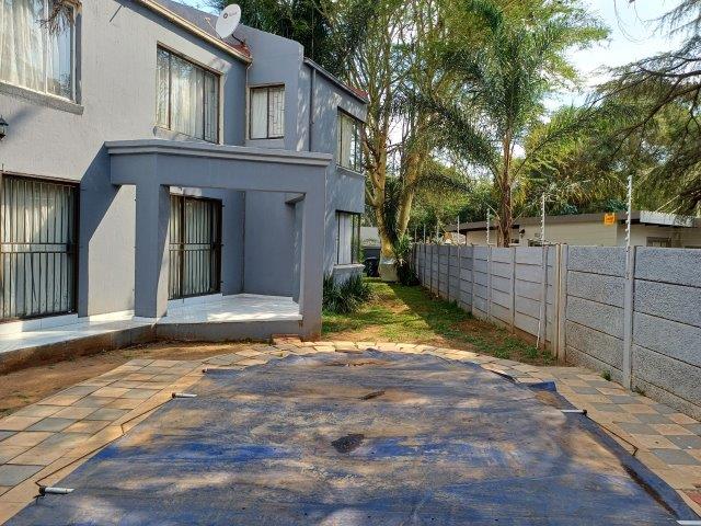 4 Bedroom Property for Sale in Wierda Park Gauteng