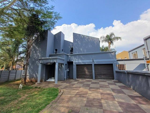 4 Bedroom Property for Sale in Wierda Park Gauteng