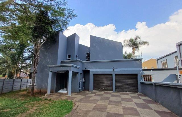 4 Bedroom Property for Sale in Wierda Park Gauteng