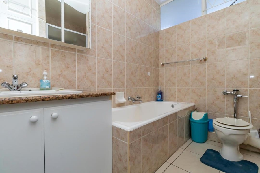 2 Bedroom Property for Sale in Benmore Gardens Gauteng